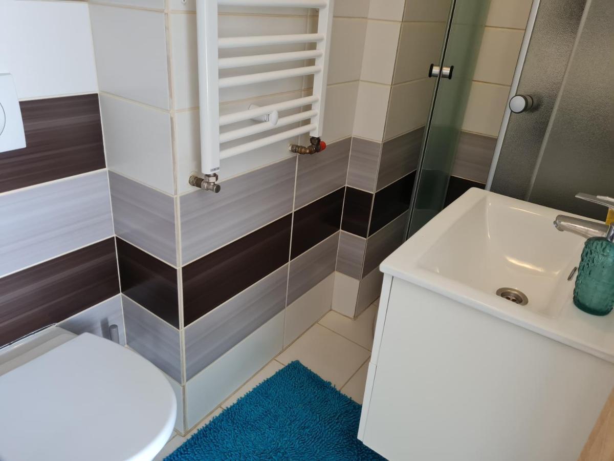 Bela - Pokoje Z Aneksami I Apartamenty Колобжег Екстер'єр фото