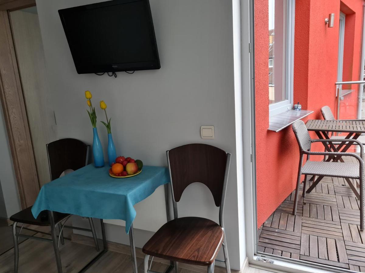 Bela - Pokoje Z Aneksami I Apartamenty Колобжег Екстер'єр фото