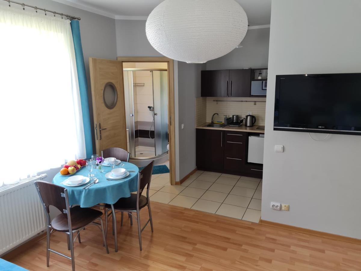 Bela - Pokoje Z Aneksami I Apartamenty Колобжег Екстер'єр фото
