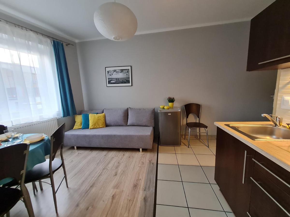 Bela - Pokoje Z Aneksami I Apartamenty Колобжег Екстер'єр фото