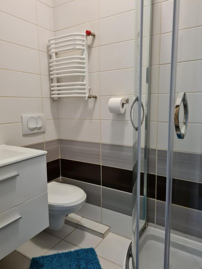 Bela - Pokoje Z Aneksami I Apartamenty Колобжег Екстер'єр фото