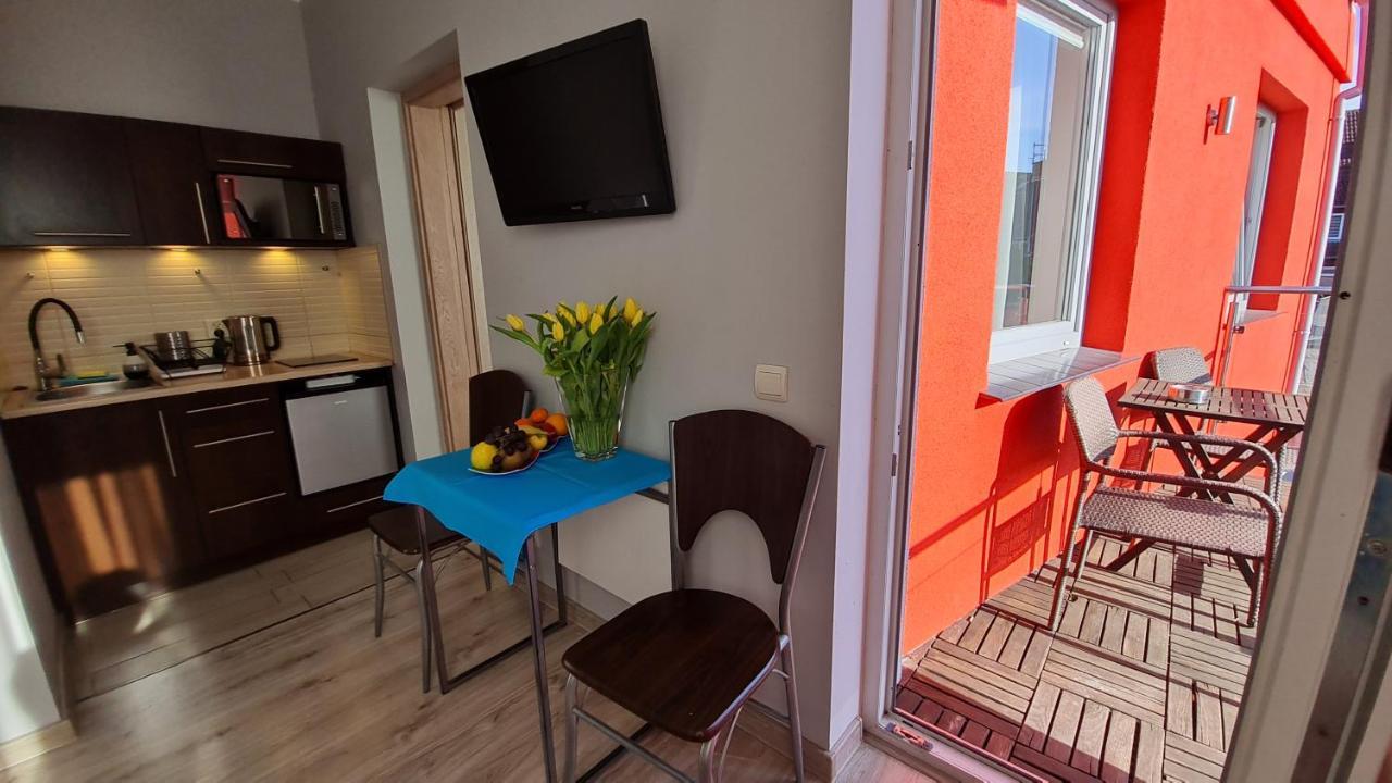 Bela - Pokoje Z Aneksami I Apartamenty Колобжег Екстер'єр фото
