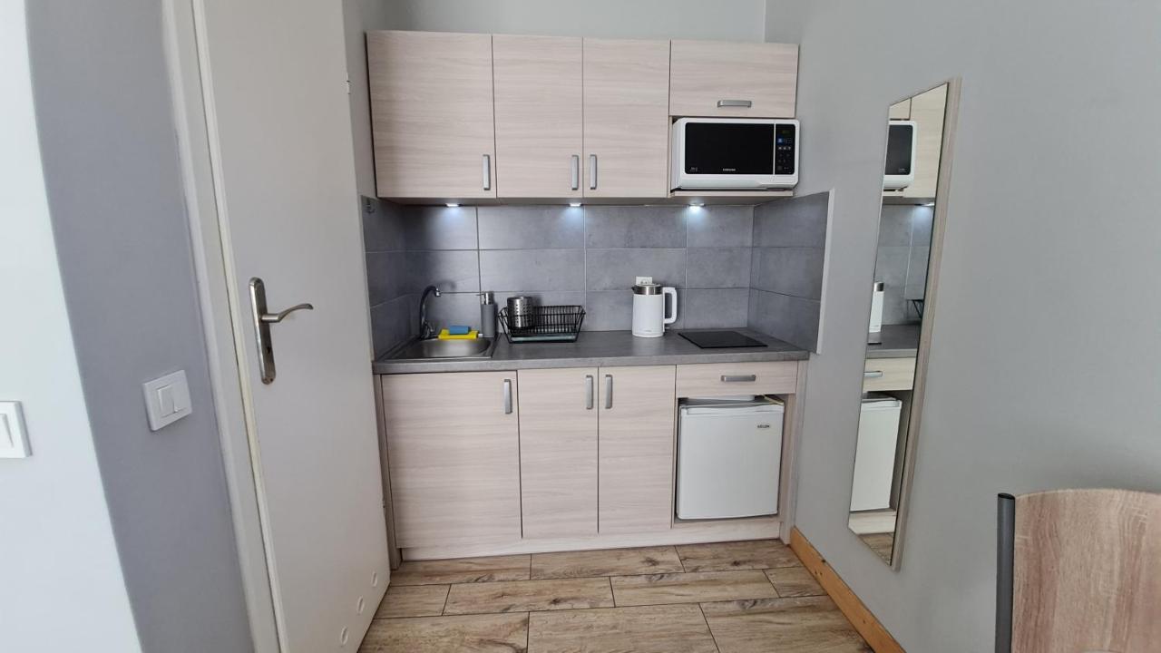 Bela - Pokoje Z Aneksami I Apartamenty Колобжег Екстер'єр фото