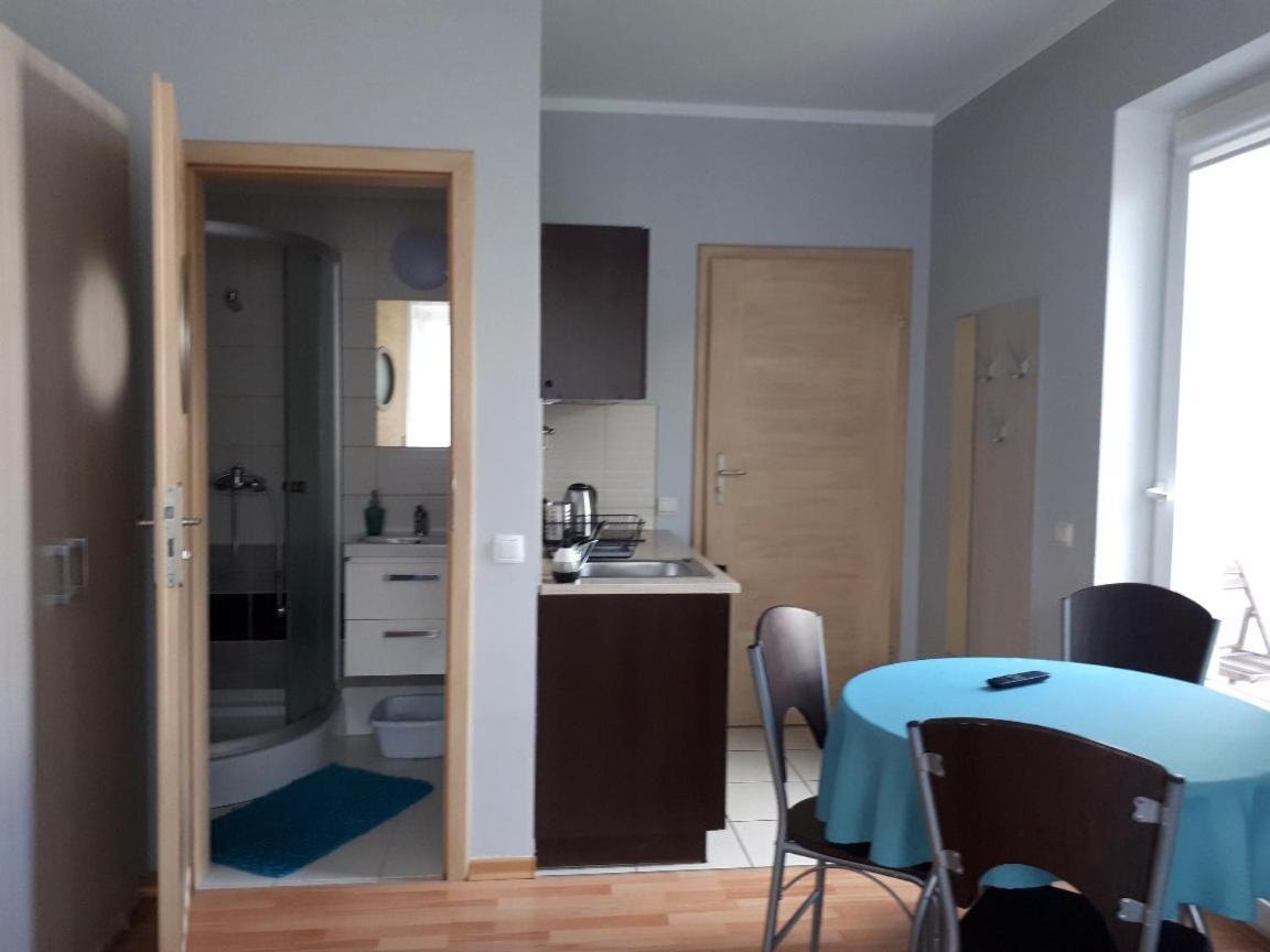 Bela - Pokoje Z Aneksami I Apartamenty Колобжег Екстер'єр фото